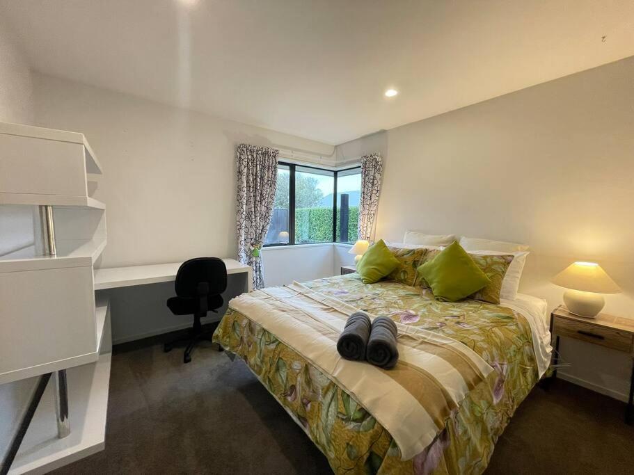 Spacious 4 Bed Family Home Christchurch Exterior photo