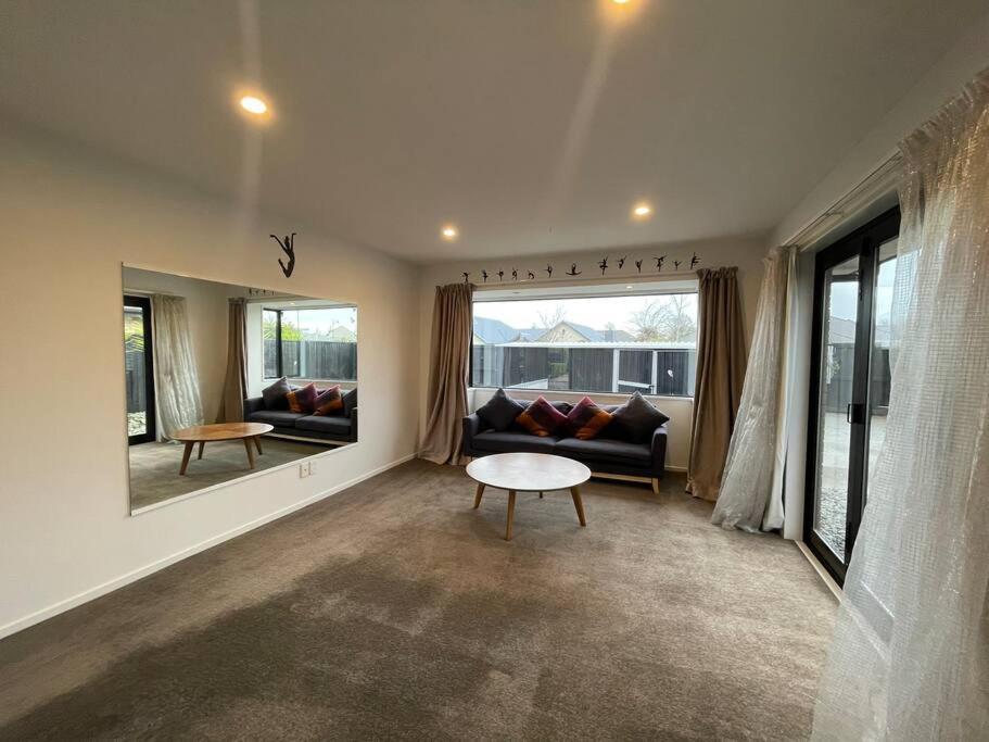 Spacious 4 Bed Family Home Christchurch Exterior photo