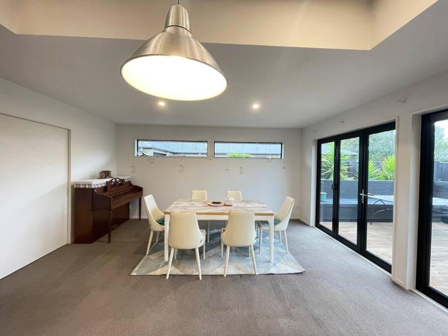 Spacious 4 Bed Family Home Christchurch Exterior photo