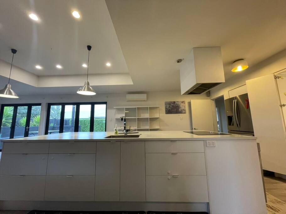 Spacious 4 Bed Family Home Christchurch Exterior photo