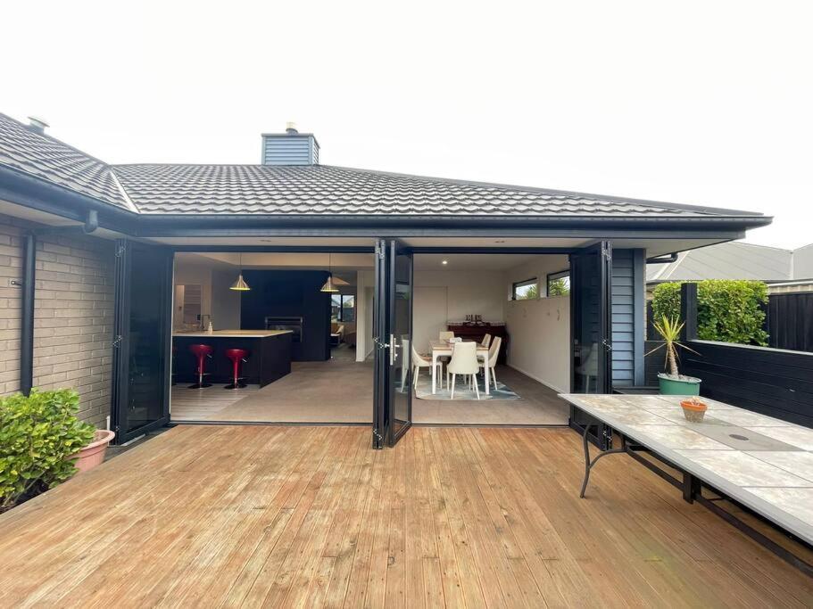 Spacious 4 Bed Family Home Christchurch Exterior photo