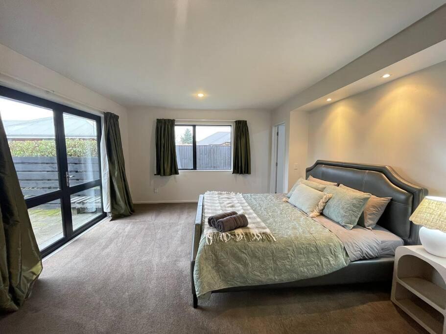 Spacious 4 Bed Family Home Christchurch Exterior photo